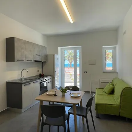 Fronte Mare Levante - Apulia & Flats Montegiordano