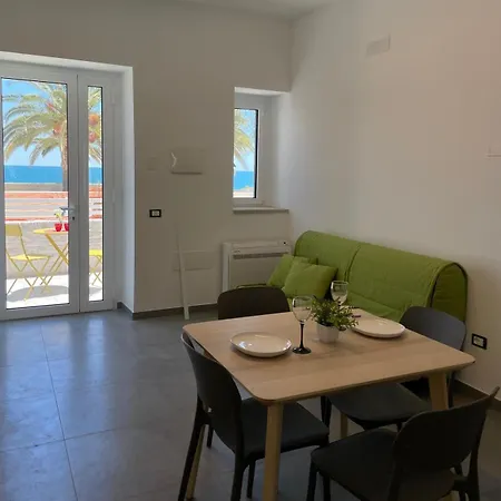 Apartment Fronte Mare Levante - Apulia & Flats *